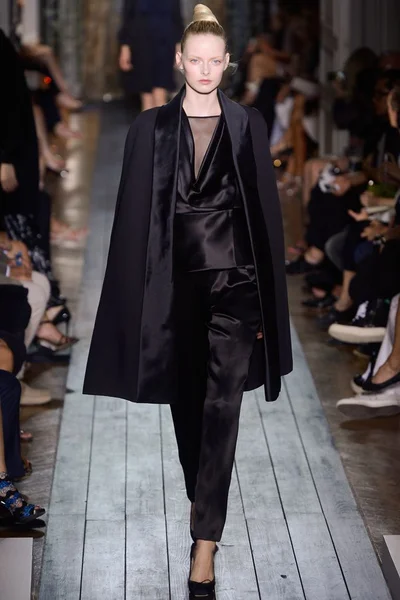 Look 25